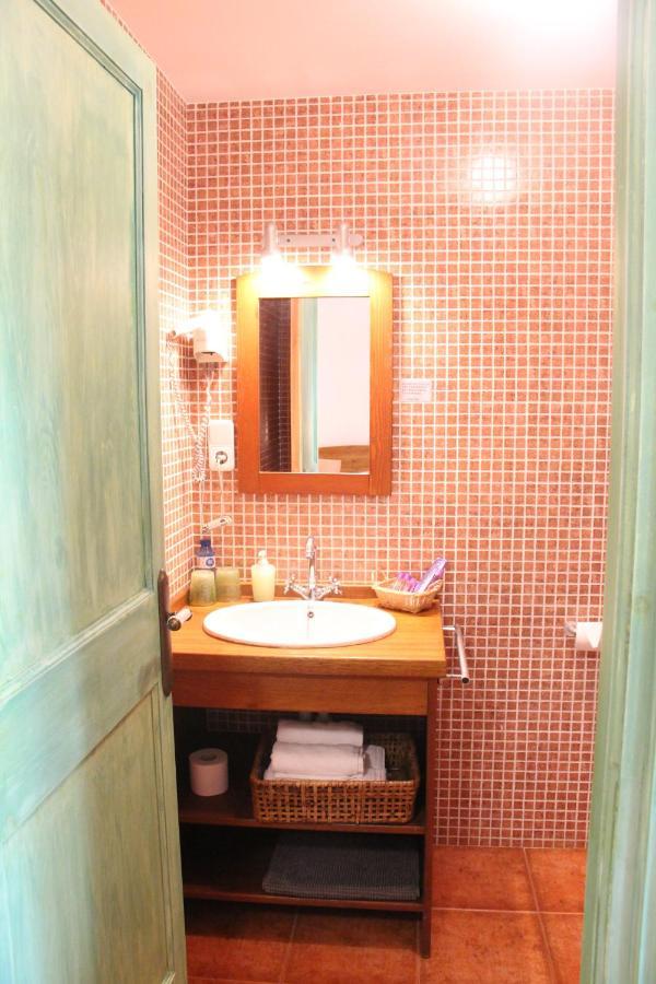 Hostal L'Ou De Reig مونتسيني المظهر الخارجي الصورة